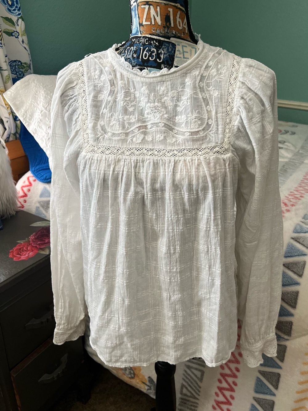 Zara White Embroidered Peasant Blouse